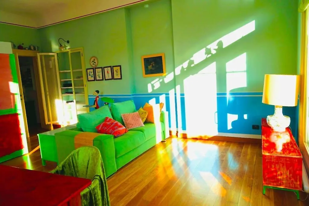 City-Life Duomo: Central Apartment with Sunny Terrace Milan