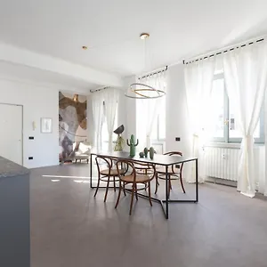 Appartamento Sant'ambrogio Bright And Stylish Flat, Milano