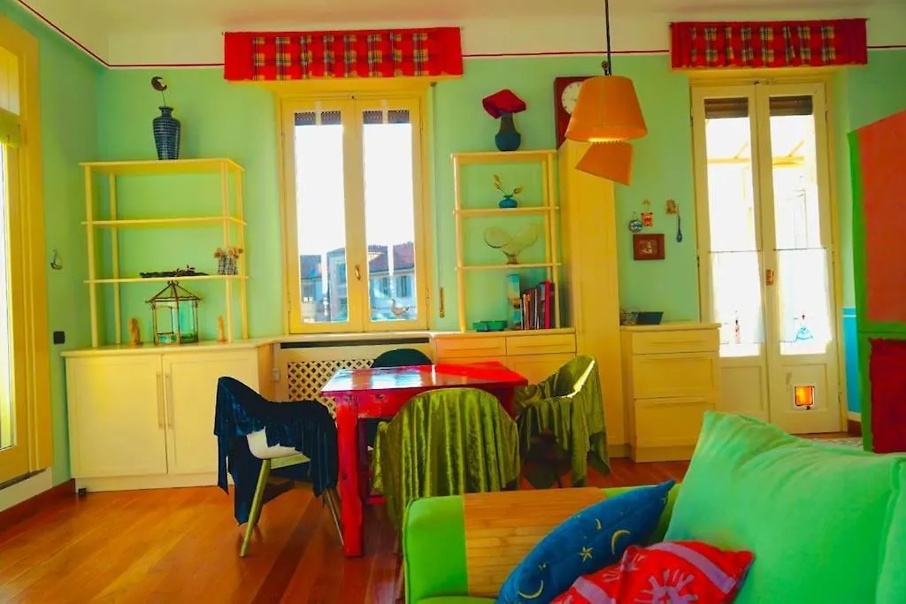City-Life Duomo: Central Apartment with Sunny Terrace Milan